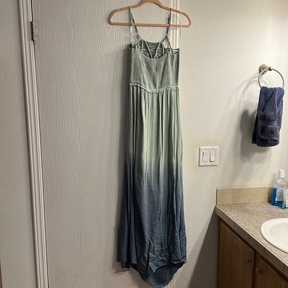 CBRAND sz MED Textured Ombré Maxi Dress